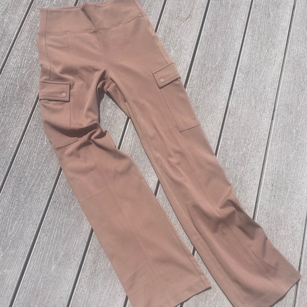 Athleta Delancey Straight Cargo Pants Rustic Beige Women’s sz XS #882625 NWOT - Picture 3 of 5